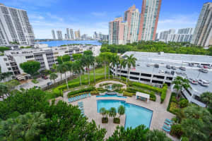 3300 Ne 192nd St 915, Aventura
