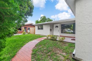 3581 NW 39TH AV, Lauderdale Lakes, FL 33309 Sold 10/29/24