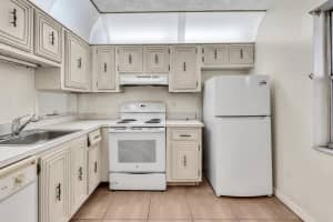 2861 Somerset Dr 212, Lauderdale Lakes, FL 33311 Sold 10/07/24