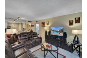 12 Royal Palm Way 5040, Boca Raton