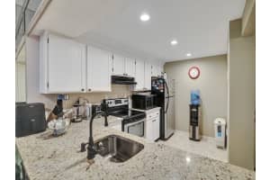 12 Royal Palm Way 5040, Boca Raton, FL 33432 - MLS#F10449732