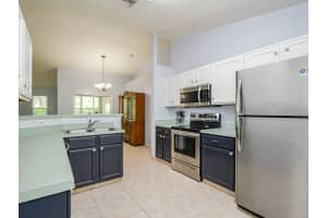 215 21st Ave, Vero Beach, FL 32962 Sold 11/07/24
