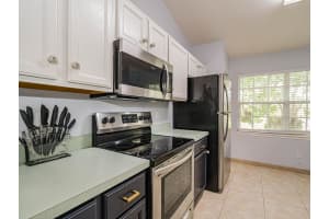 215 21st Ave, Vero Beach, FL 32962 Sold 11/07/24