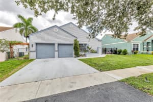 1551 SW 85th Ave, Pembroke Pines, FL 33025 Sold 11/07/24