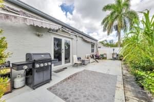 1551 SW 85th Ave, Pembroke Pines, FL 33025 Sold 11/07/24