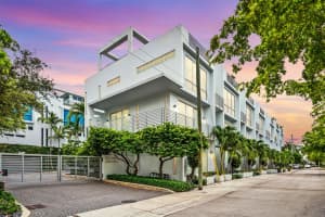 2729 NE 1st St 2729, Pompano Beach, FL 33062 Sold 02/21/25