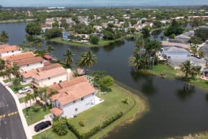 443 Lakeside Cir, Sunrise, FL 33326 Sold 09/06/24