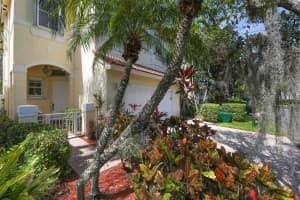 1910 Sweetbay Way, Hollywood, FL 33019 Sold 07/19/24