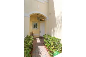 1910 Sweetbay Way, Hollywood, FL 33019 Sold 07/19/24