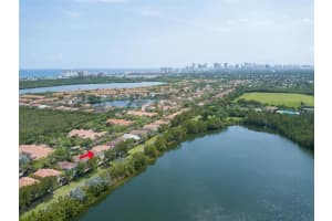 1910 Sweetbay Way, Hollywood, FL 33019 Sold 07/19/24