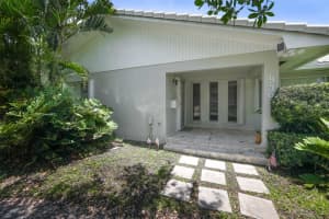 839 N Northlake Dr, Hollywood, FL 33019 Sold 12/06/24