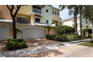 701 SE 16th St 2, Fort Lauderdale, FL 33316 Sold 09/27/24