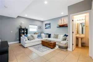 701 SE 16th St 2, Fort Lauderdale, FL 33316 Sold 09/27/24