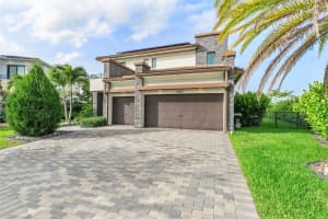 10617 N Lago Vista Cir, Pompano Beach, FL 33076 Sold 08/16/24