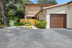 12451 NW 3rd St B-1, Plantation, FL 33325 Sold 10/15/24