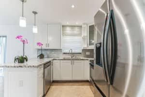 17922 NW 68th Ave 32, Hialeah, FL 33015 Sold 11/20/24