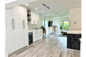 1250 NW 118 Ave, Plantation, FL 33323 Sold 02/12/25