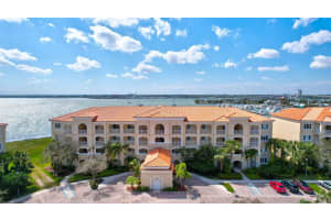 31 Harbour Isle Dr W. 105, Fort Pierce, FL 34949 Sold 09/23/24