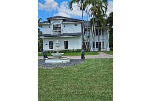 377 Squire Dr, Wellington, FL 33414 Sold 09/10/24