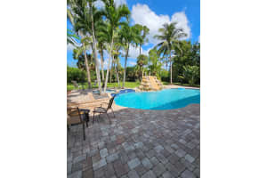 377 Squire Dr, Wellington, FL 33414 Sold 09/10/24