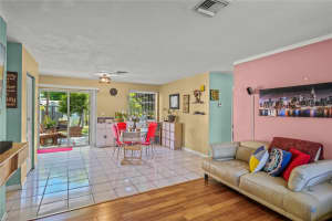 6271 NW 19th St, Sunrise, FL 33313 Sold 10/03/24