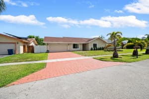 7311 NW 46th St, Lauderhill, FL 33319 Sold 10/30/24