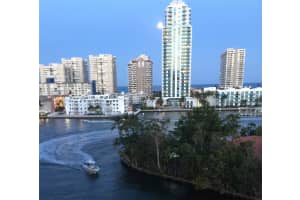 137 Golden Isles Dr 706, Hallandale Beach