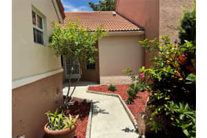 8295 NW 70th St, Tamarac, FL 33321 Sold 09/09/24