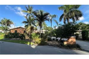 650 SW 8th Ter, Fort Lauderdale, FL 33315 Sold 10/11/24