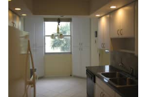 4350 Hillcrest Dr 300, Hollywood, FL 33021 Sold 06/26/25