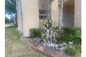 351 Cambridge Rd 101, Hollywood, FL 33024 Sold 06/04/25