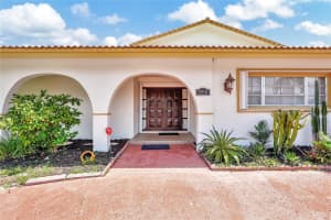 5710 S Travelers Palm Ln, Tamarac, FL 33319 Sold 12/16/24