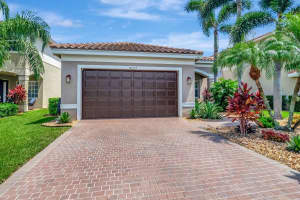 8227 Calabria Lakes Drive, Boynton Beach, FL 33473 Sold 09/13/24