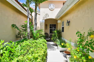 3640 Coco Lake Dr, Coconut Creek, FL 33073 Sold 08/20/24