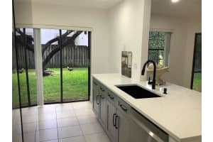 9305 W Sunrise Blvd, Plantation, FL 33322 Sold 08/16/24