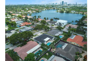 2120 NE 208th St, Miami, FL 33179 Sold 03/07/25