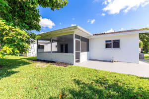 8310 NW 59th St, Tamarac, FL 33321 Sold 11/12/24