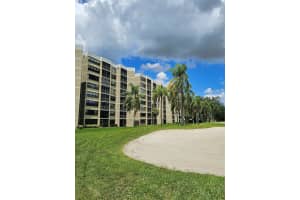 16300 Golf Club Rd 809, Weston, FL 33326 Sold 01/21/25