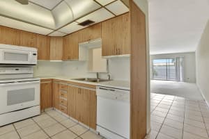 2302 Lucaya Ln G4, Coconut Creek, FL 33066 Sold 01/15/25