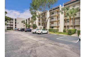 9235 Lagoon Pl 104, Davie, FL 33324 Sold 12/23/24