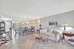 201 SE 11th Ter 204, Dania Beach, FL 33004 Sold 12/13/24