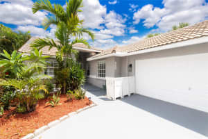 3733 S Lancewood Pl, Delray Beach, FL 33445 Sold 09/25/24