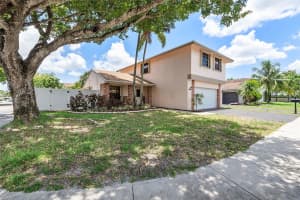 1030 Meadowwood Ter, Fort Lauderdale, FL 33325 Sold 09/19/24