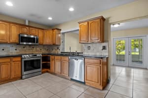 3156 NW 40th Ct, Lauderdale Lakes, FL 33309 Sold 09/20/24