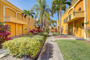 18111 NW 68th Ave I210, Hialeah, FL 33015 - MLS#F10452318