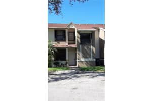 385 City View Dr 3, Fort Lauderdale, FL 33311 Sold 11/01/24