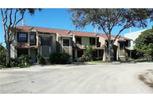385 City View Dr 3, Fort Lauderdale, FL 33311 Sold 11/01/24