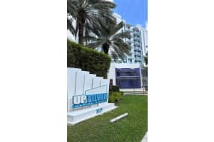 3029 NE 188th St 820, Miami, FL 33180 Sold 04/29/25