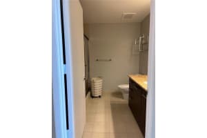 3029 NE 188th St 820, Miami, FL 33180 Sold 04/29/25