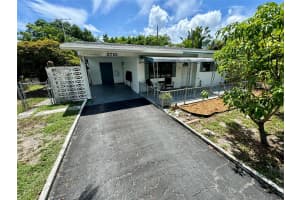 2710 NE 9th Ave, Pompano Beach, FL 33064 Sold 09/23/24